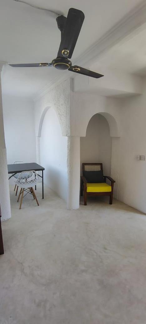Kaleb'S Beachfront Serviced Studio Apartments Melinde Exterior foto